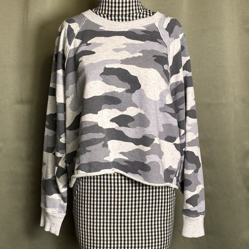 AERIE Gray Camo Cropped Crewneck Raw Hem Sweatshirt Size Medium
